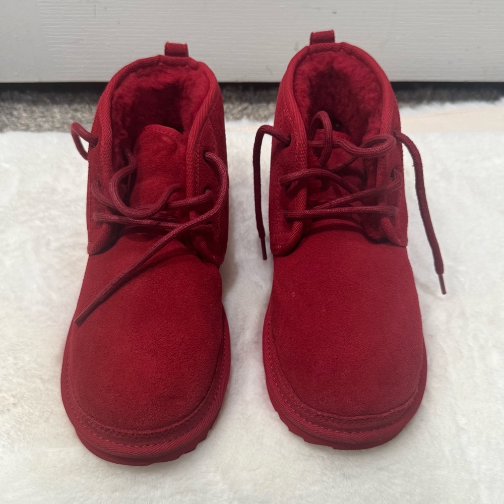 UGG Kids Neumel II Boot size 4- $100 - Picture 3 of 10